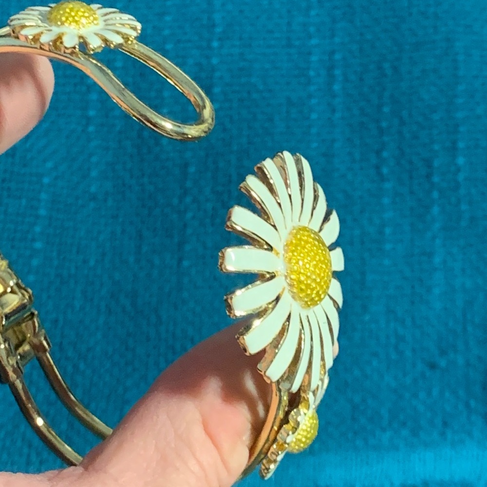 Something Silver bangle - Picture 6 of 6